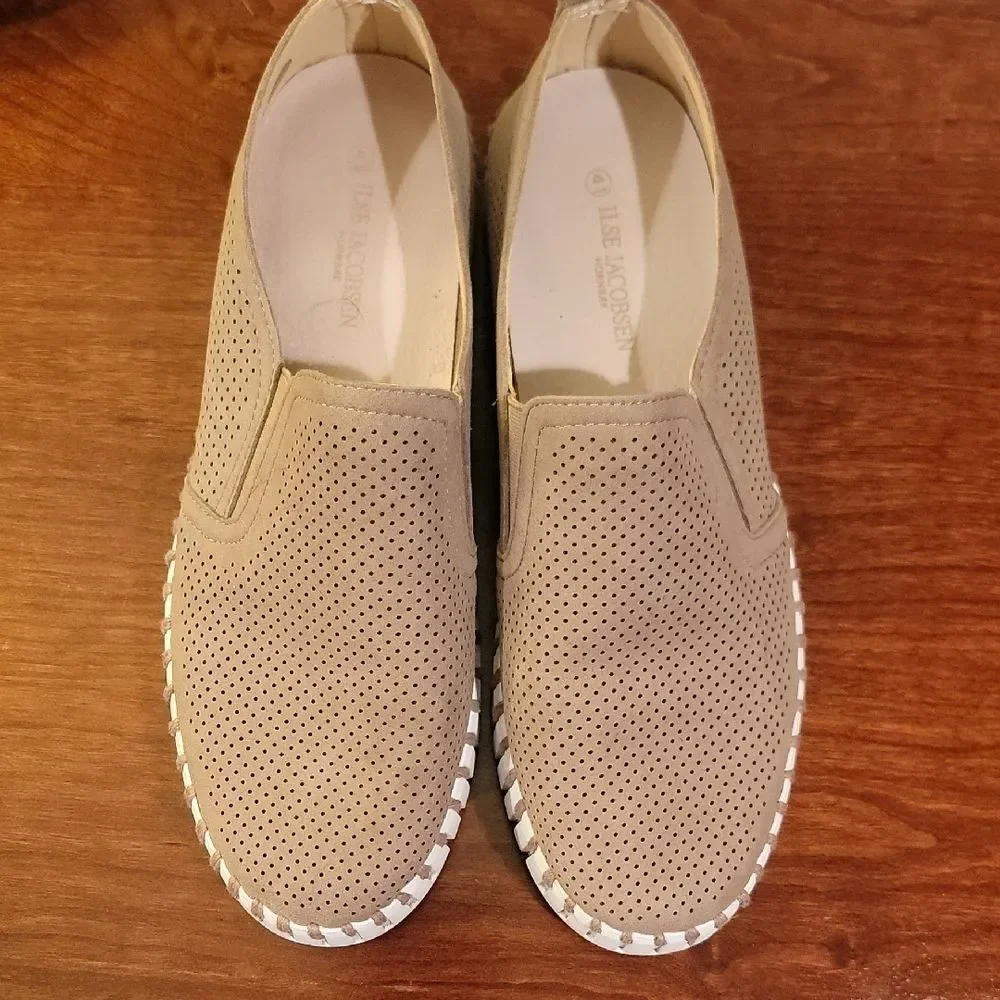 Ilse Jacobsen Tan Perforated Flats